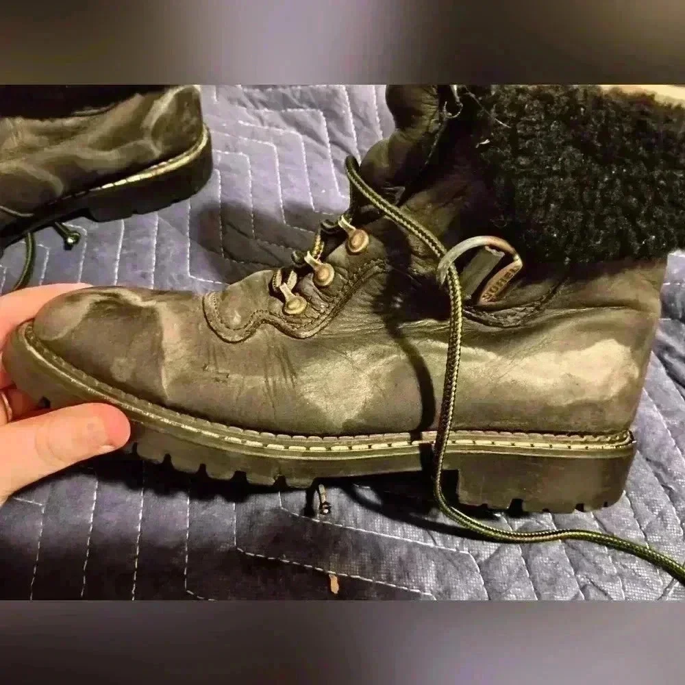 Lady's sorel boots - 2 FOR 25$ SALE‎ (#741)